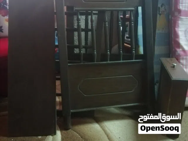 سرير اطفال. بحاله جيده.