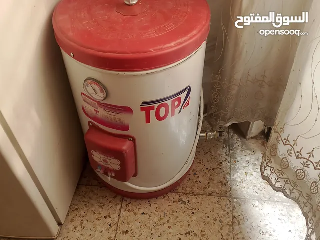 اثاث لبيع كاونتر مع ملحق متر طباخ مصري 4عيون سخان طحان ثلاجة 9قدم نضيفه زولية 2×3 دوشك جربايه