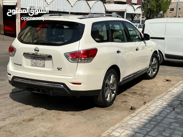 Nissan pathfinder SL grade 2013 - 2014  low mileage  new condition for sale