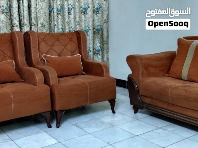 تخم قنفات 10 مقاعد الحالة جيد جدا يتكون من كرسيين و3 كنبات وقابل للتفاوض بالسعر