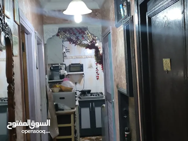 شقة جيدة الطابق السفلي