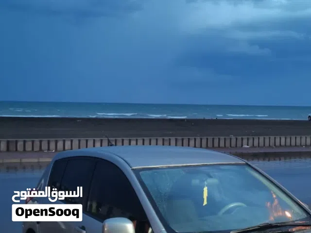 2008 نيسان تيدا