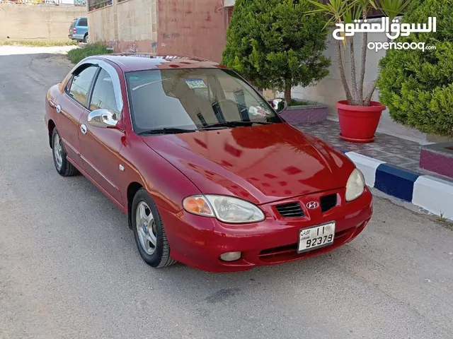 Sedan Hyundai in Madaba