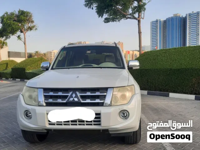 2014 ميتسوبيشي باجيرو GLS