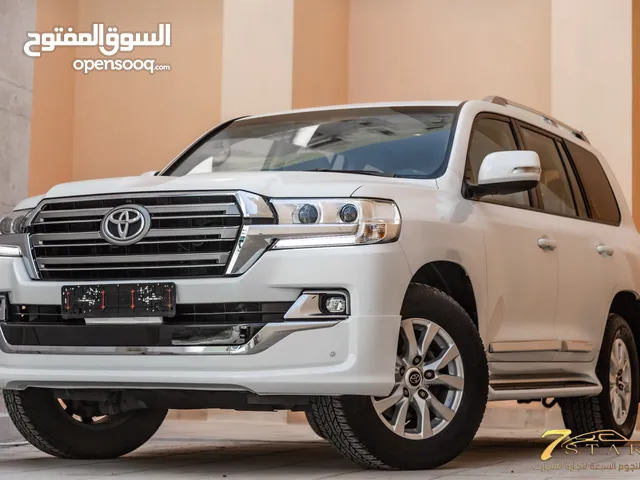 Toyota Land Cruiser Gx-r 2016    السيارة وارد الشركة و قطعت مسافة 112,000 كيلو متر فقط