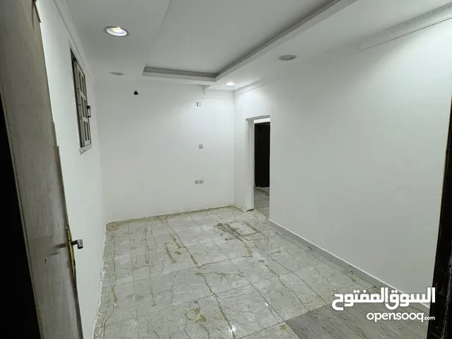 200 m2 2 Bedrooms Apartments for Rent in Farwaniya Abdullah Al-Mubarak