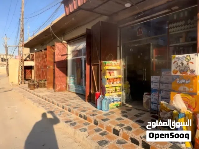 السلام عليكم محلات اربعه للبيع السعر 1