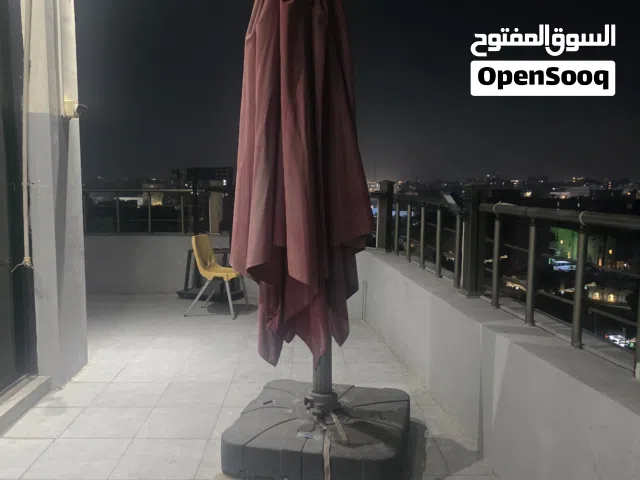 مظلات كبيرة