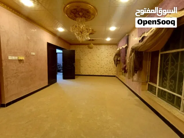 600 m2 4 Bedrooms Townhouse for Rent in Basra Other