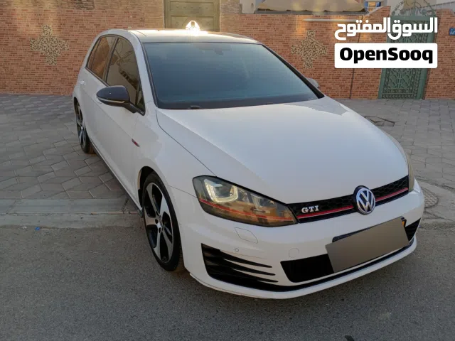 2014 فولكسفاغن جولف GTI Standard