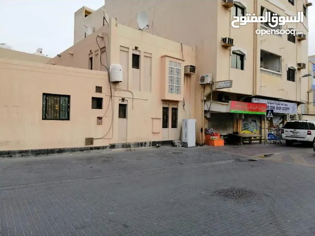 0 m2 4 Bedrooms Townhouse for Sale in Muharraq Hidd