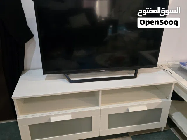 طاولة تلفزيون