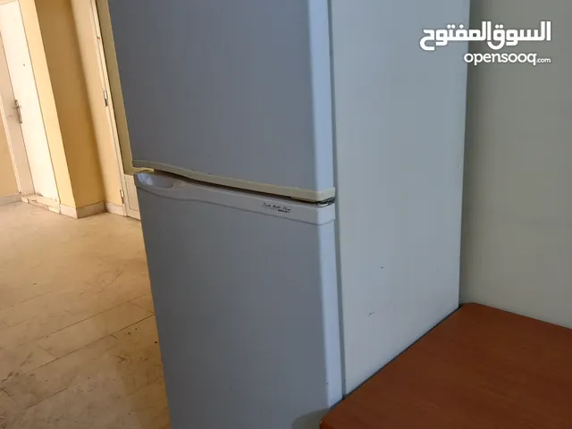 يوجد ثلاجا للبيع اثلاجا نظيفة جدا