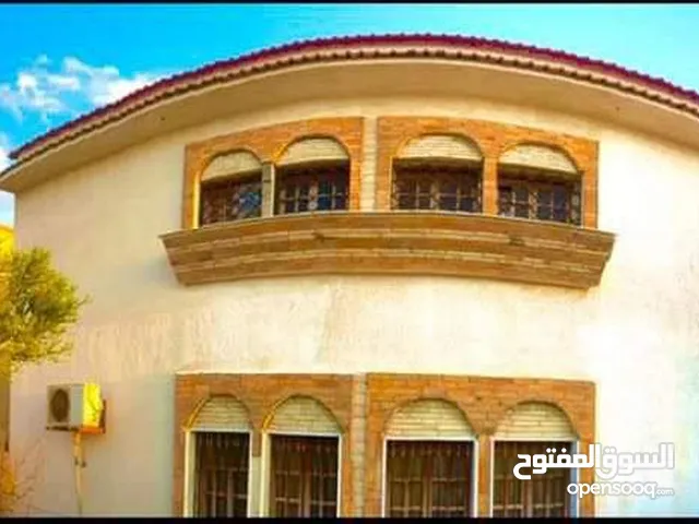 فيللا خمسة أدوار نظام مناسب للبيع موقع استثماري ممتاز