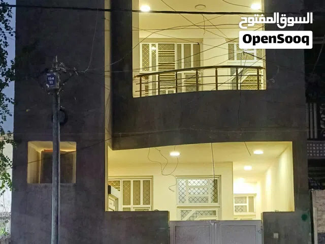 بيت للبيع حي القاهرة بغداد المساحة 110 متر الواجهة  5.5 والنزال 20 ...وباسمي  حديث نظيف جدا  ..