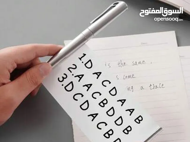 قلم حبر مع ورقه سحب مخفيه داخل لكتابة النوت على الوجهين طول 15سم الورقه. تمسح بفاينه مئات المرات