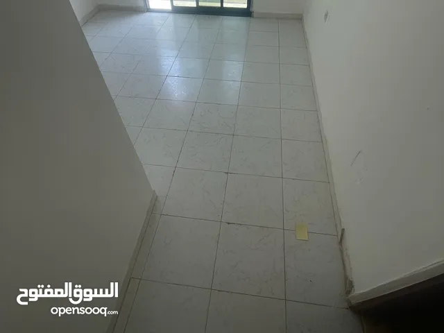 غرفه وصاله ومطبخ وبلكونه حمام تكييف مركزي العنوان النعيميه في عجمان قريبه من طريق شارع الكويت