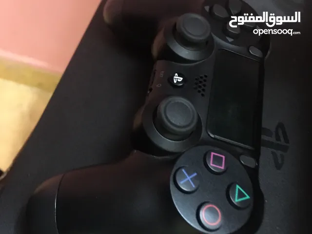 جويستك بلي ستيشن 4 تجارية  بحالة ممتازة