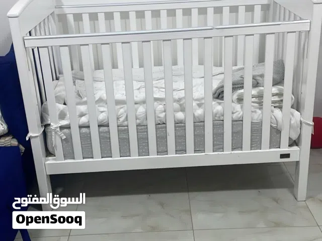 للبيع سرير اطفال