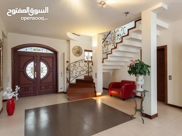 250 m2 More than 6 bedrooms Townhouse for Rent in Basra Oman