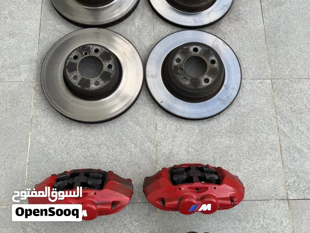 للبيع طقم كليبرات و هوبات BMW 335i F30 الاصلية Sportline