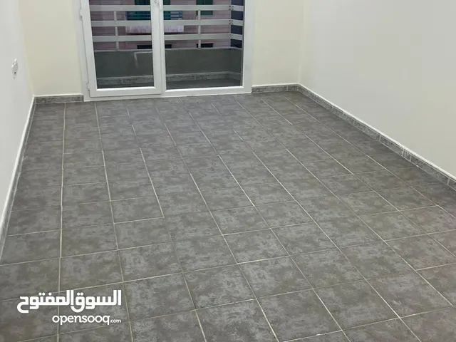 للايجار بحولي قطعه9 شقه للعائلات 2 غرفه خلف الدائري الرابع