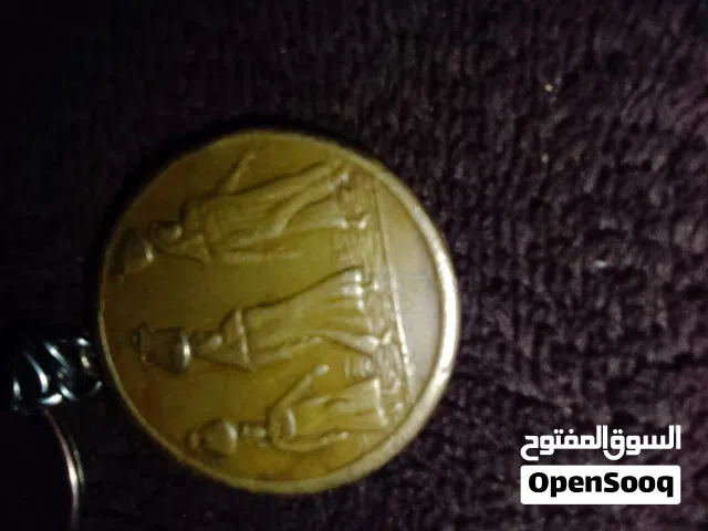 يا قطعه تذكاريه ليس اثار لمن يهتم بهذه التقنيات