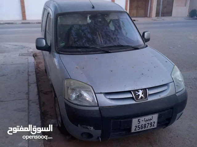 Used Peugeot 207 in Tripoli