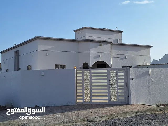 187 m2 4 Bedrooms Townhouse for Sale in Al Dakhiliya Nizwa