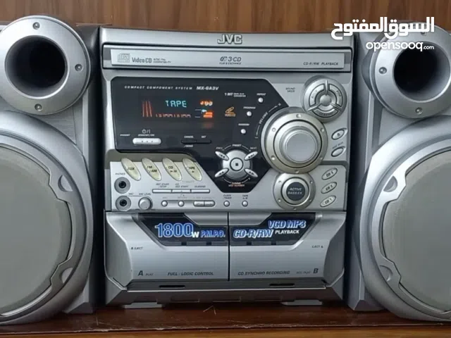 نظام ستيريو من JVC. يعمل بنظام بلوتوث مع MP3 سيارة