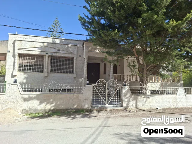 200 m2 More than 6 bedrooms Villa for Rent in Irbid Behind Safeway