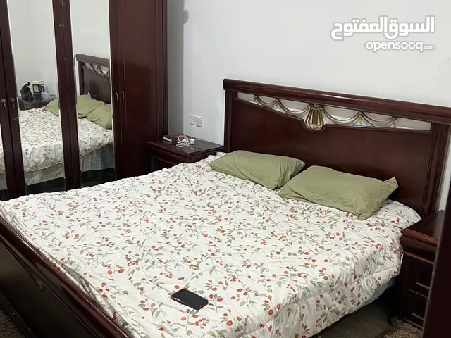 غرفة نوم + سفره + ركنة مع سجادة