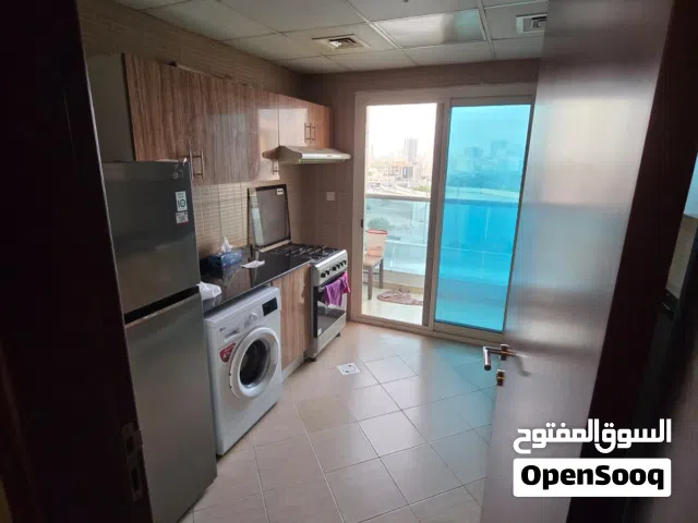 غرفتين وصاله اعاده بيع في ابراج السيتى تاور  بمقدم 190 الف درهم