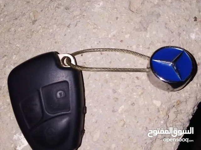 مفتاح مرسيدس اصلى ممغنط مختوم ختم الشركه للبيع بسعر مغري والتوصيل مجانا للجادين التواصل او الاتصال