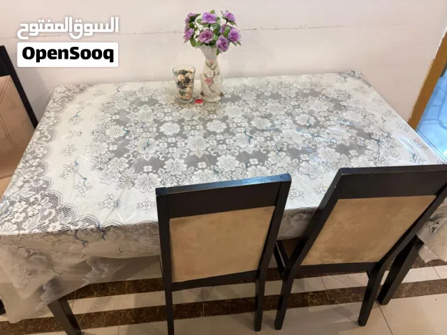 تربيزة سفرة خشب وخمس كراسي