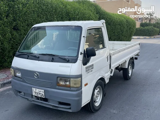 مازدا E2000 موديل 2005 م وانيت