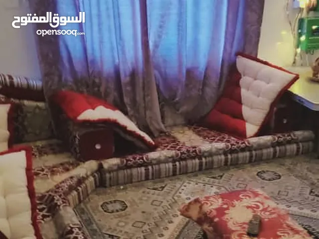 للبيع مجلس ضغط عربي عشرة متر مستخدم نظيف جدا وبسعر عرطه