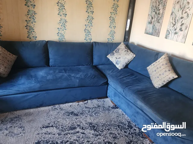 كورنر مع طقم راتان بحاله جيده جدا للبيع