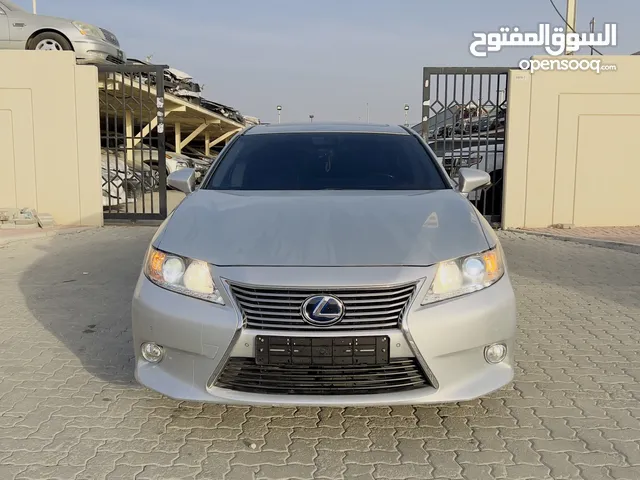 Lexus ES300H Model 2013 color silver interior black