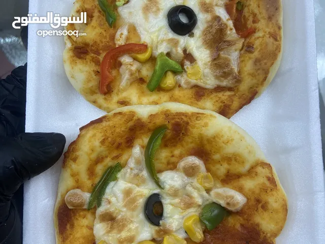 بيتزا مني صغير