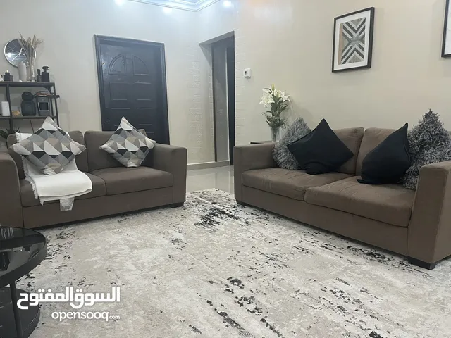 غرفة نوم وكنب صالة