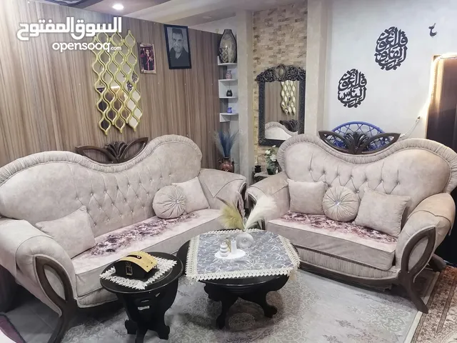 طقم كنب خشب زان تفصيل..7مقاعد او 9 مقاعد لون بيج مورد شكله جميل جدآ والخشب لون بني..