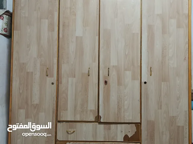 خزانة أربع أبواب