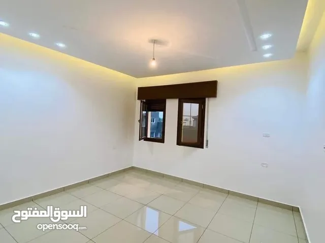 شقه للبيع في طريق مشتل شارع مصنع النجمه تشطيب حديت