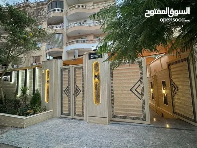 500 m2 More than 6 bedrooms Villa for Sale in Giza Hadayek al-Ahram