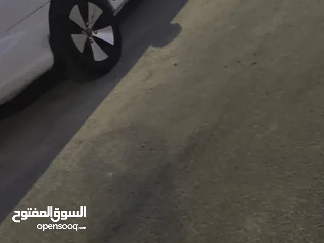 هيونداي افانتي 1999 صالون / سيدان مستعملة بحالة ممتازة مع تأمين ومرخصة