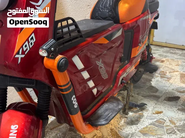 السلام عليكم دراجه شحن X900 اصدار 2026 نضيفه 100/100 تحتوي على 5بطاريات كل بطاريه 33فولت ثلاث بصمات