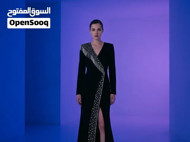 فستان اسود طويل
