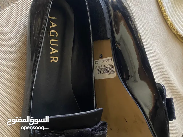 حذاء جلد من جاكور