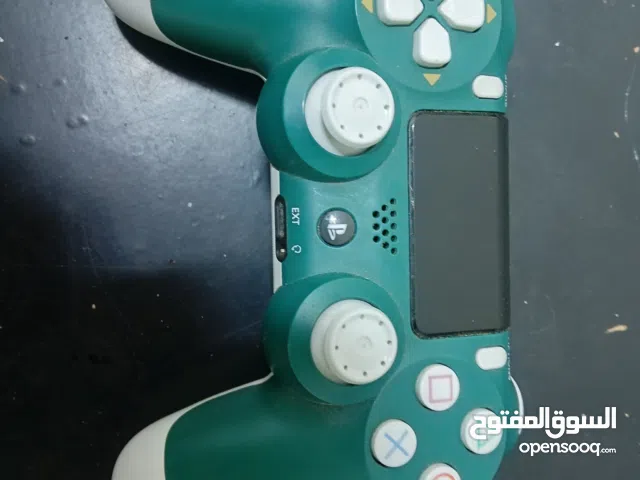 يد تحكم بلايستيشن 4